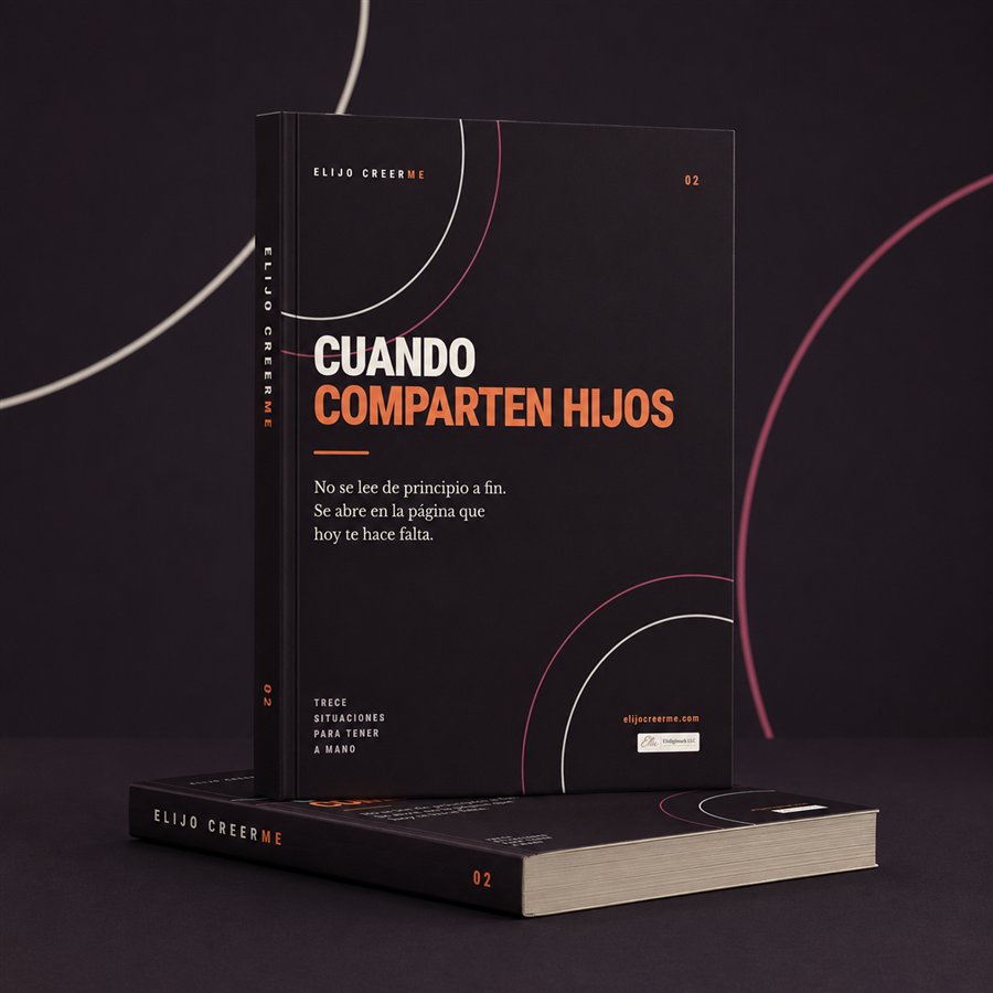 El cuaderno Cuando comparten hijos, de pie sobre otro ejemplar